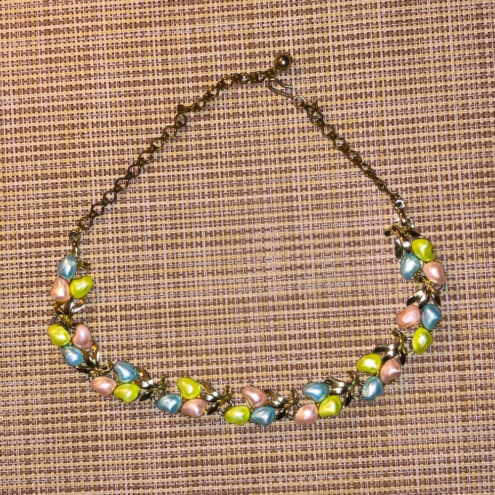 VINTAGE BEADED NECKLACE